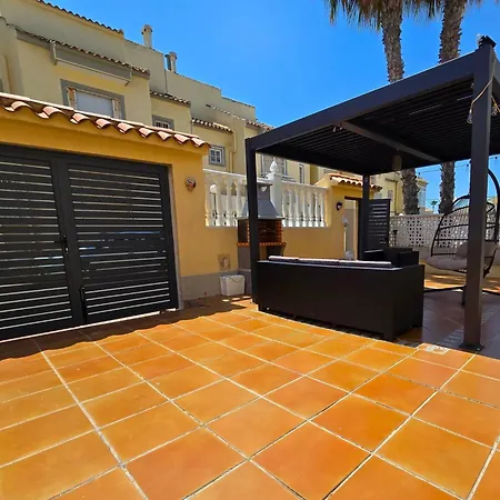 Casa Mar: Terraza Y Piscina Junto Al Mediterraneo